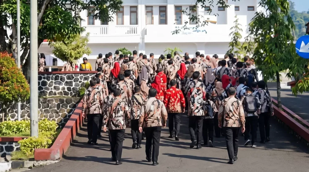 Didemo Perangkat Desa, Begini Respon Tak Terduga Dari Camat Selogiri!